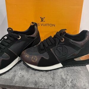 Louis Vuitton Black and Gold womens Sneakers